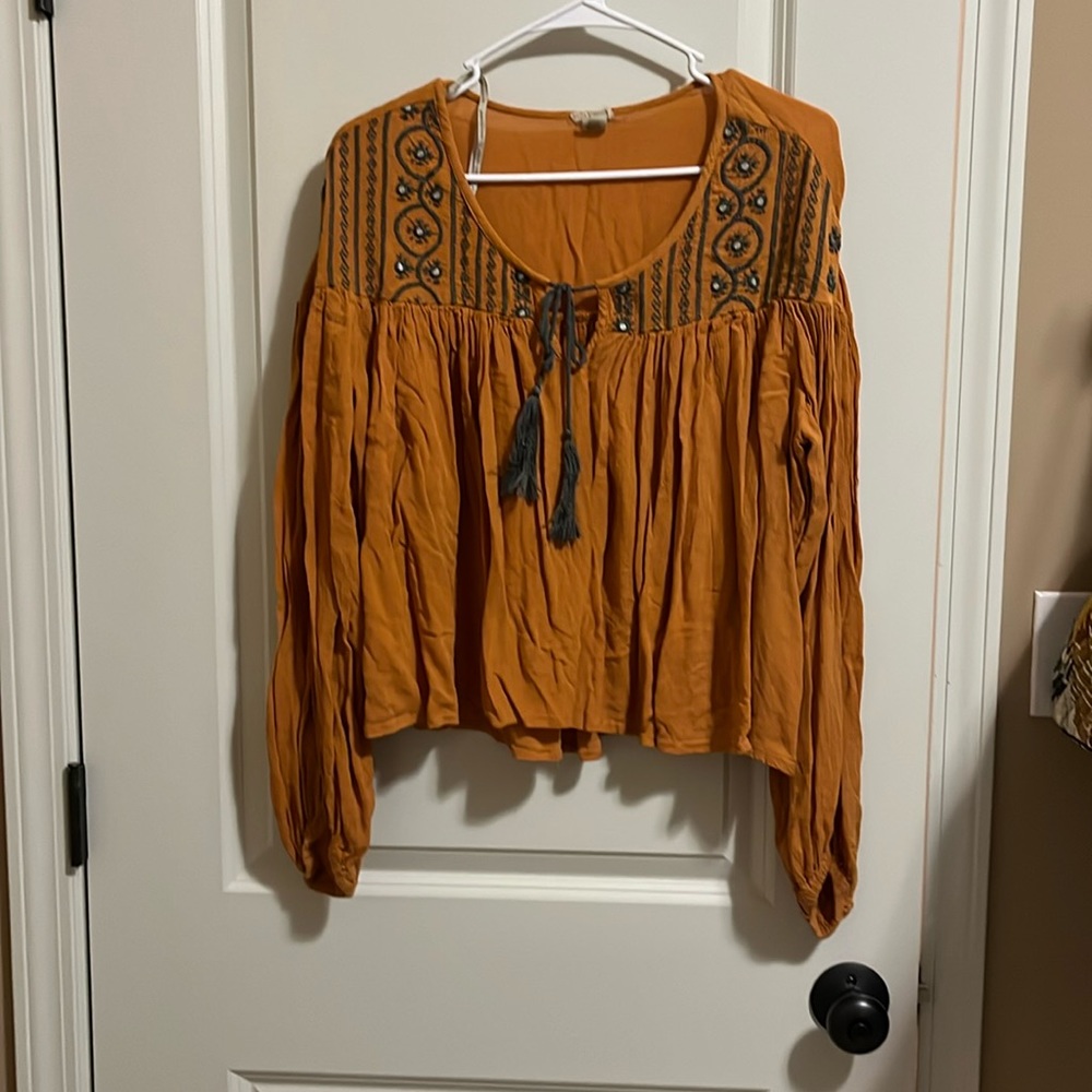 Flowy Gimmicks long sleeve top